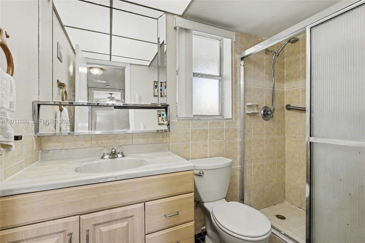 2831 E Sunrise Lakes Dr, Unit 105, Sunrise, FL 33322 Photo