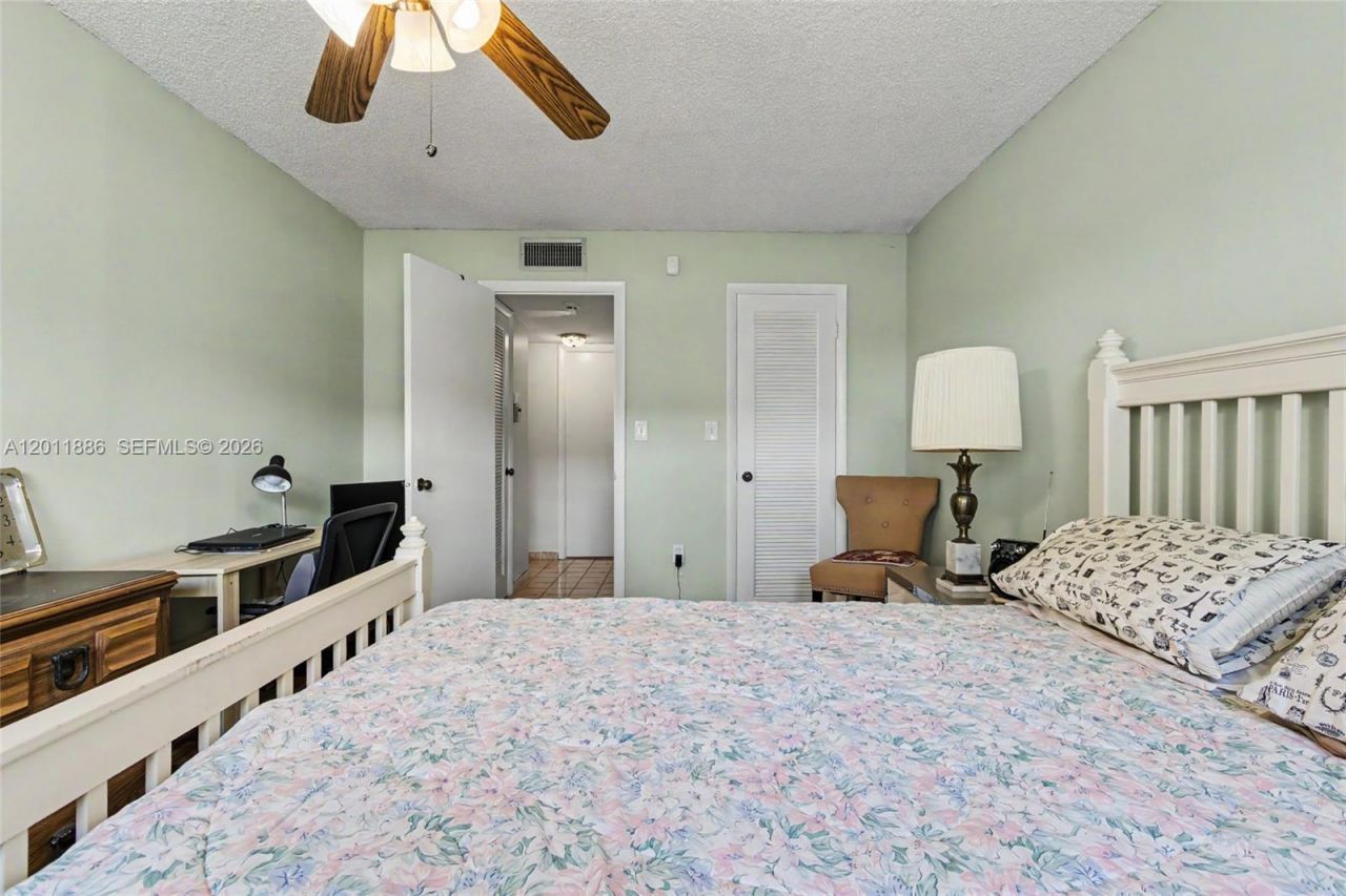 2831 E Sunrise Lakes Dr, Unit 105, Sunrise, FL 33322 Photo