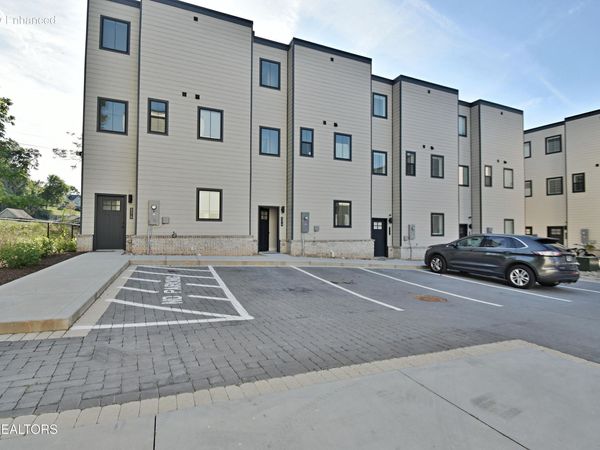374 Mccormick St, Knoxville, TN 37920
