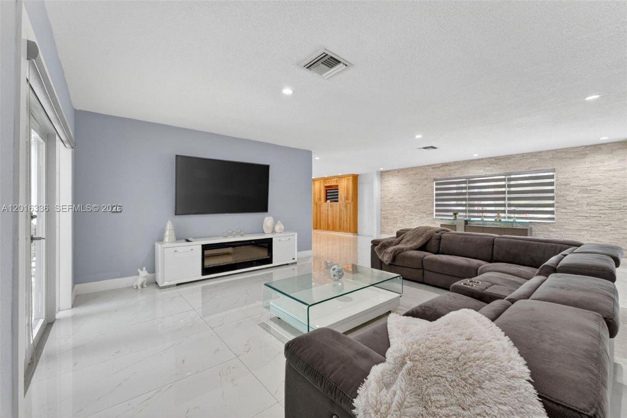 2918 Cleveland St , Hollywood, FL 33020 Photo