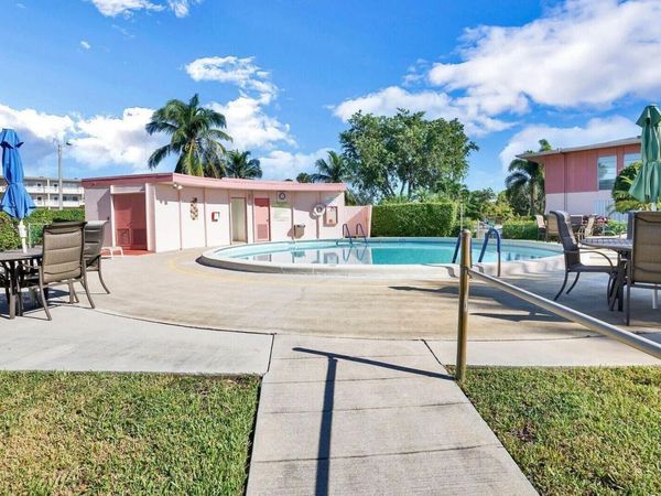 11 Golfs Edge E, Unit E, West Palm Beach, FL 33417