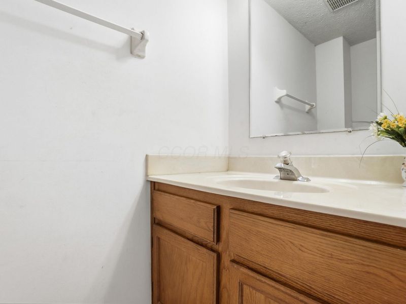 3686 Riverlane Court, Columbus, OH 43221 Photo 24