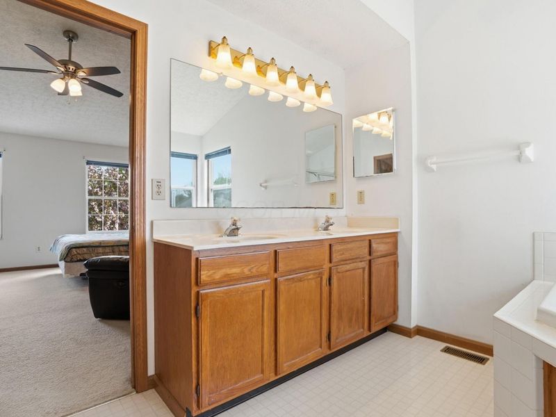 3686 Riverlane Court, Columbus, OH 43221 Photo 30