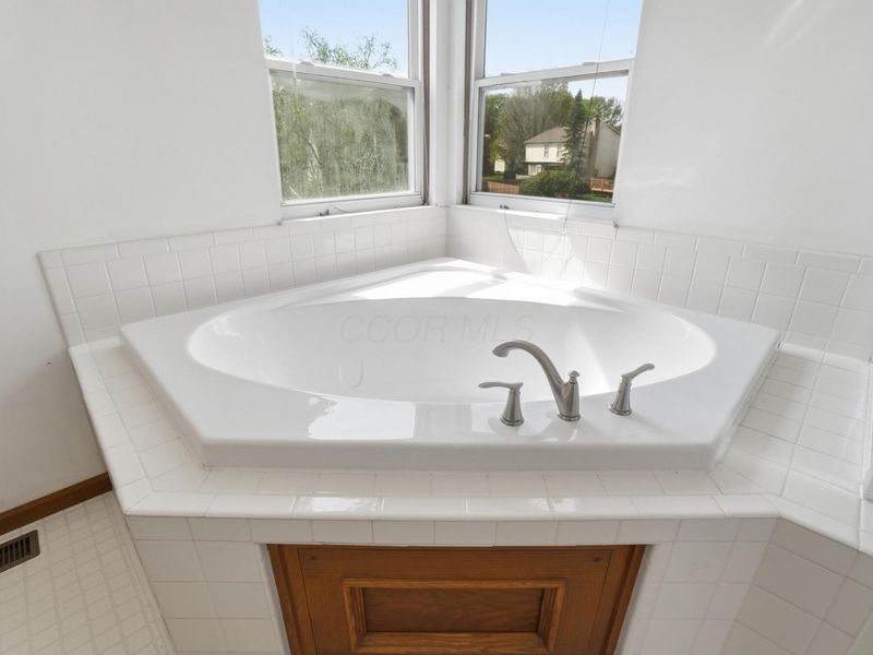 3686 Riverlane Court, Columbus, OH 43221 Photo 31