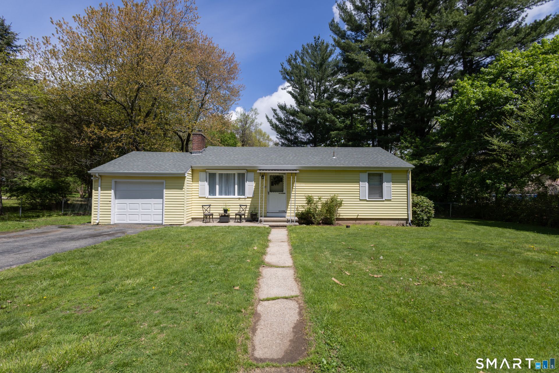 35 Munson, Wolcott, CT 06716 Main Photo
