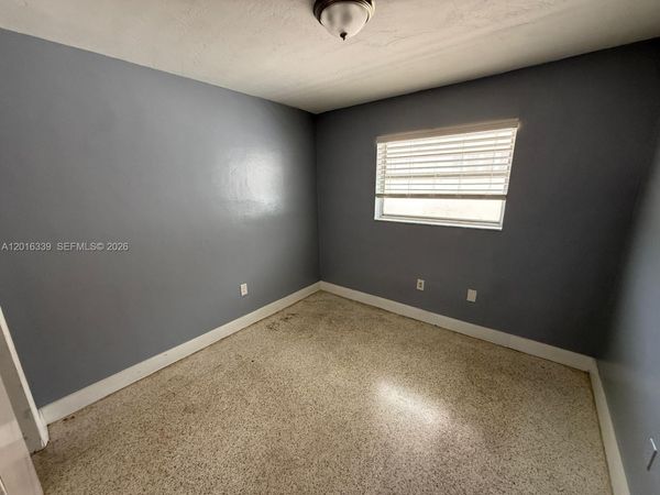 990 SW 4th St, Unit 6, Miami, FL 33130