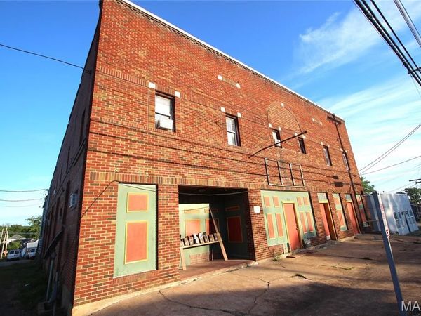 105 N Division Street , Bonne Terre, MO 63628