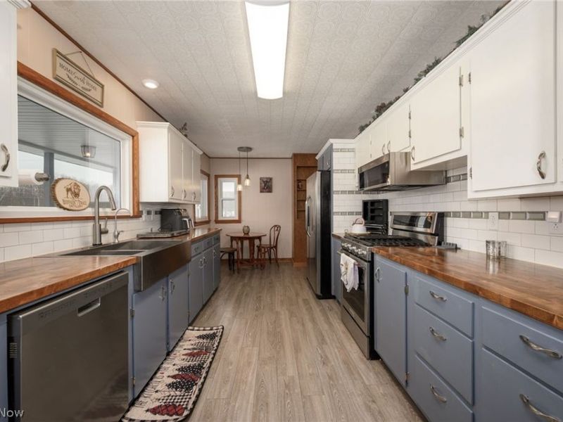 3366 Hommon Road, Ravenna, OH 44266 Photo 2