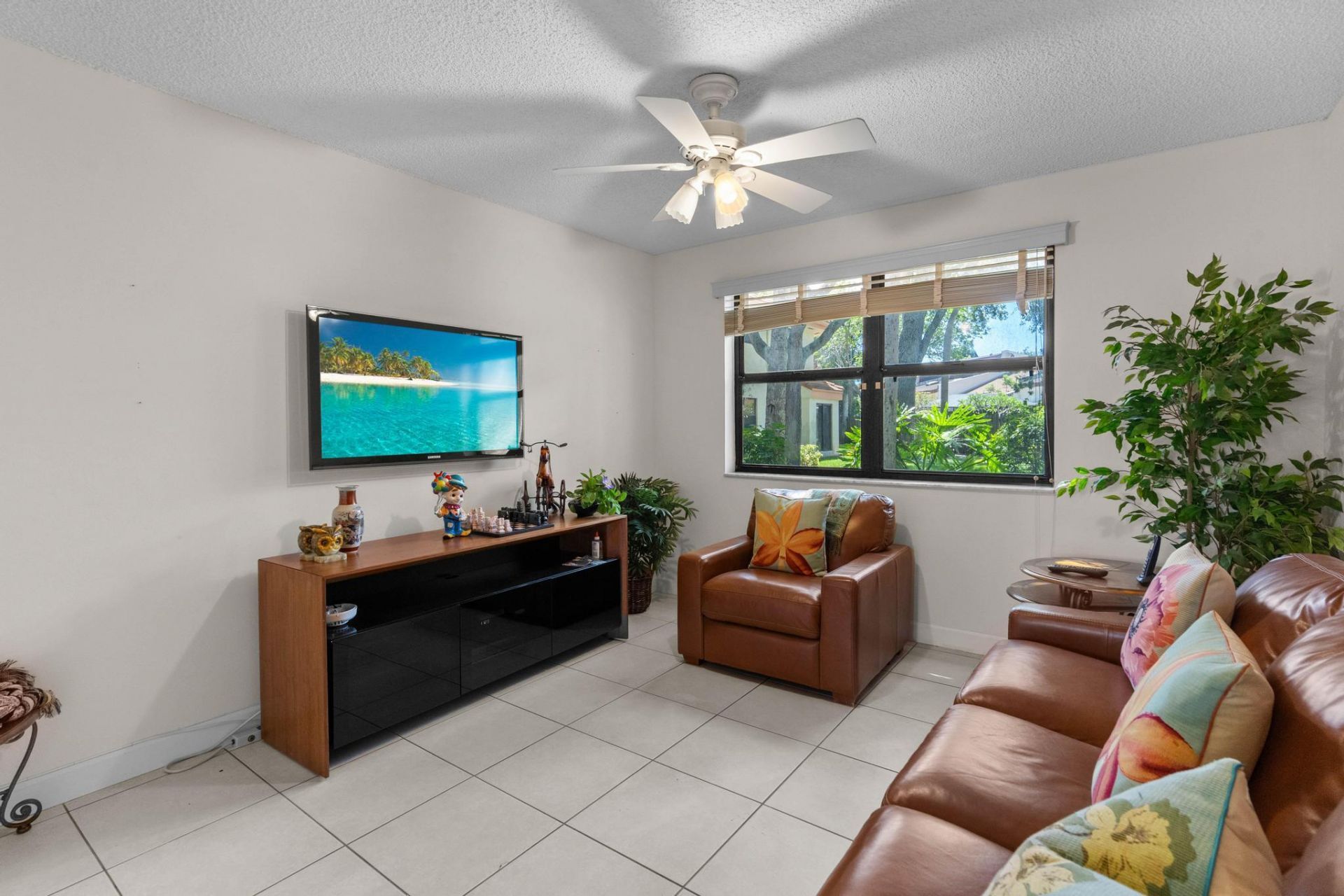 3404 Emerald Oaks Drive, Unit 803, Hollywood, FL 33021 Photo