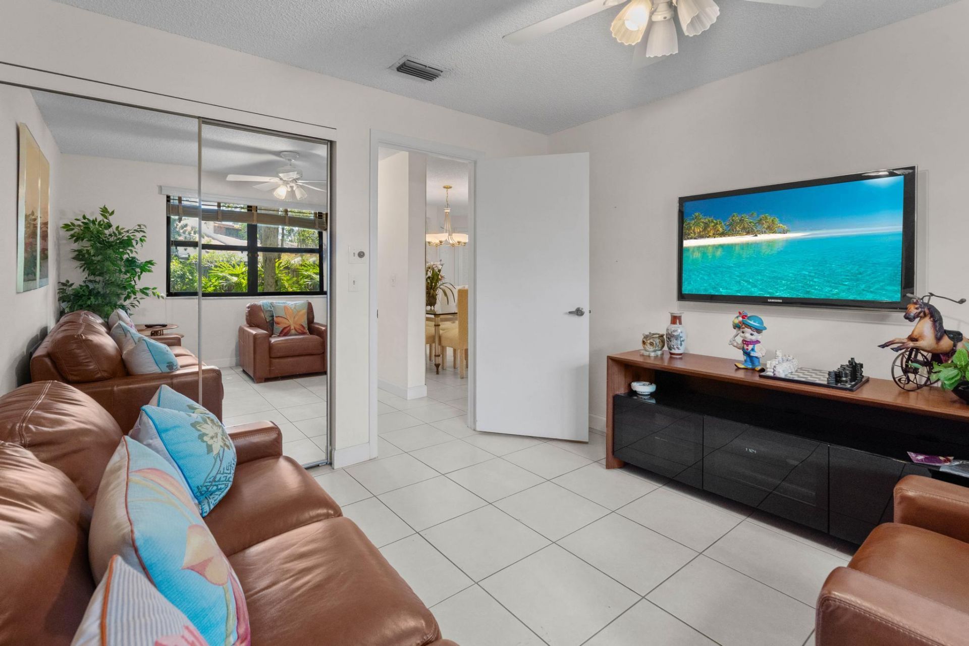 3404 Emerald Oaks Drive, Unit 803, Hollywood, FL 33021 Photo