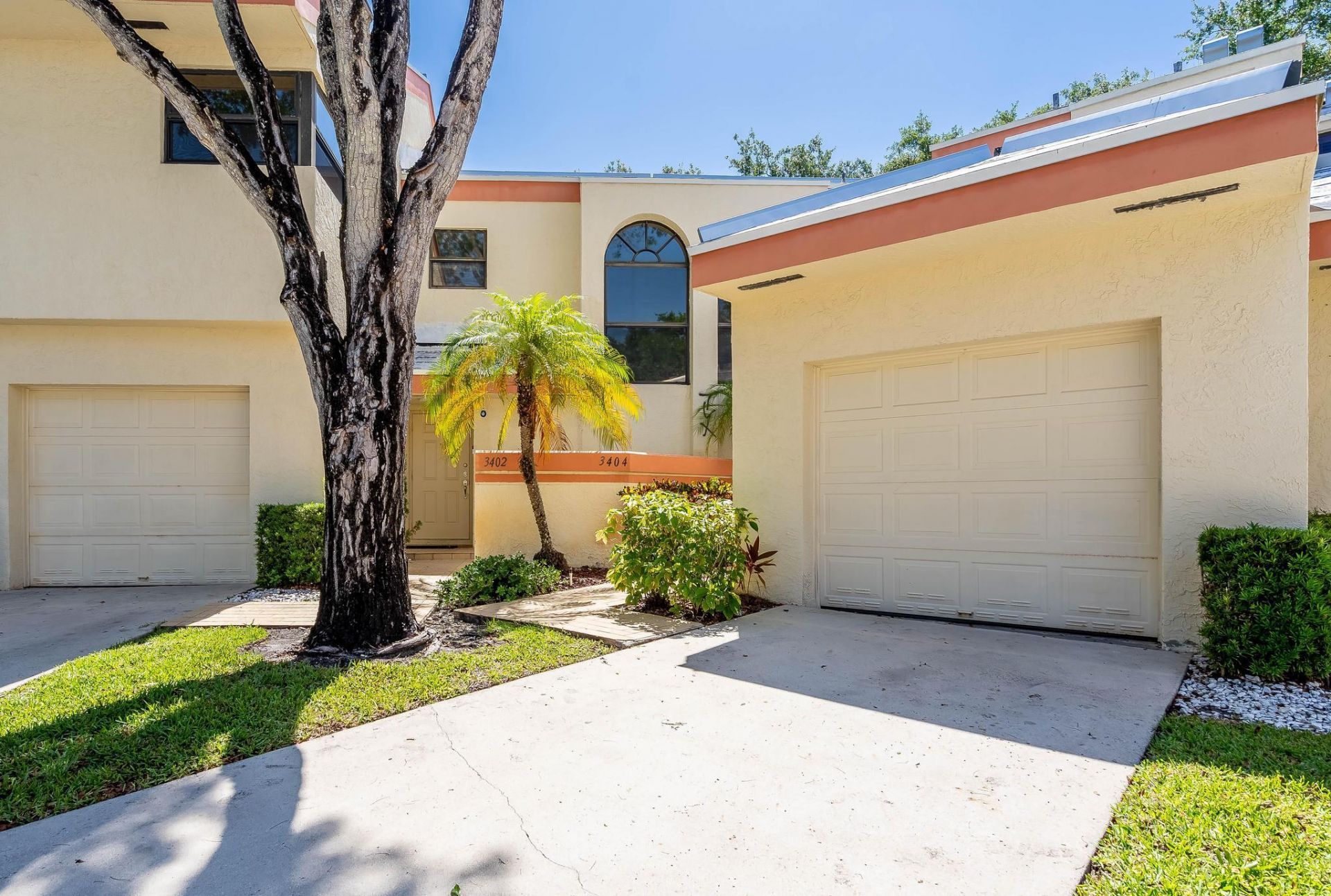 3404 Emerald Oaks Drive, Unit 803, Hollywood, FL 33021 Photo