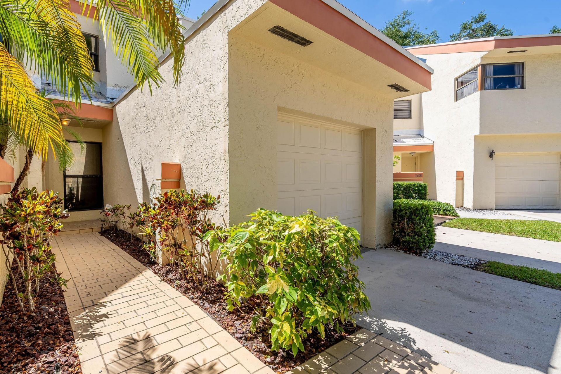 3404 Emerald Oaks Drive, Unit 803, Hollywood, FL 33021 Photo