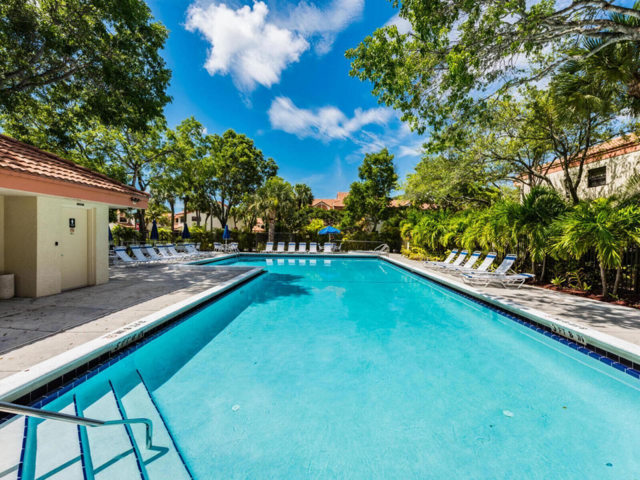 3404 Emerald Oaks Drive, Unit 803, Hollywood, FL 33021 Photo