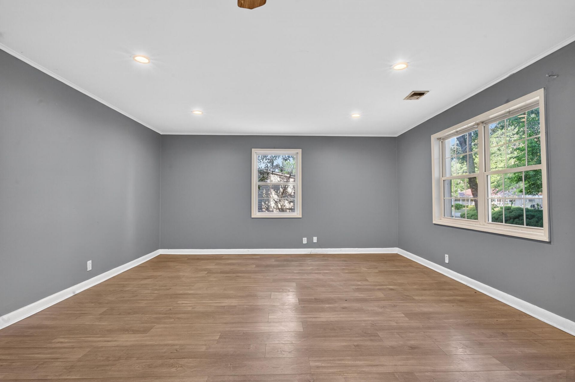 727 Levee Drive Photo 17
