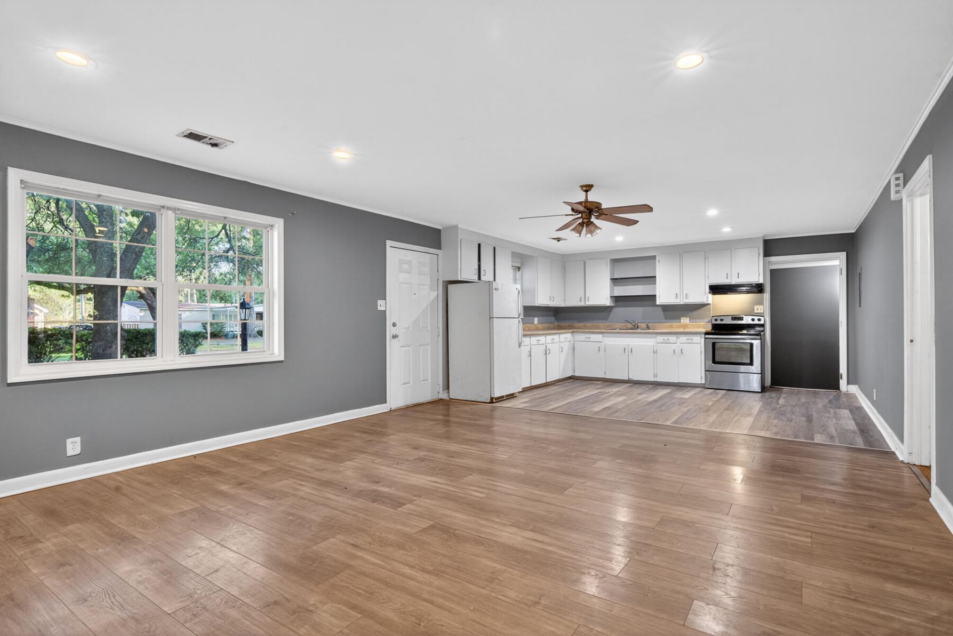 727 Levee Drive Photo 18