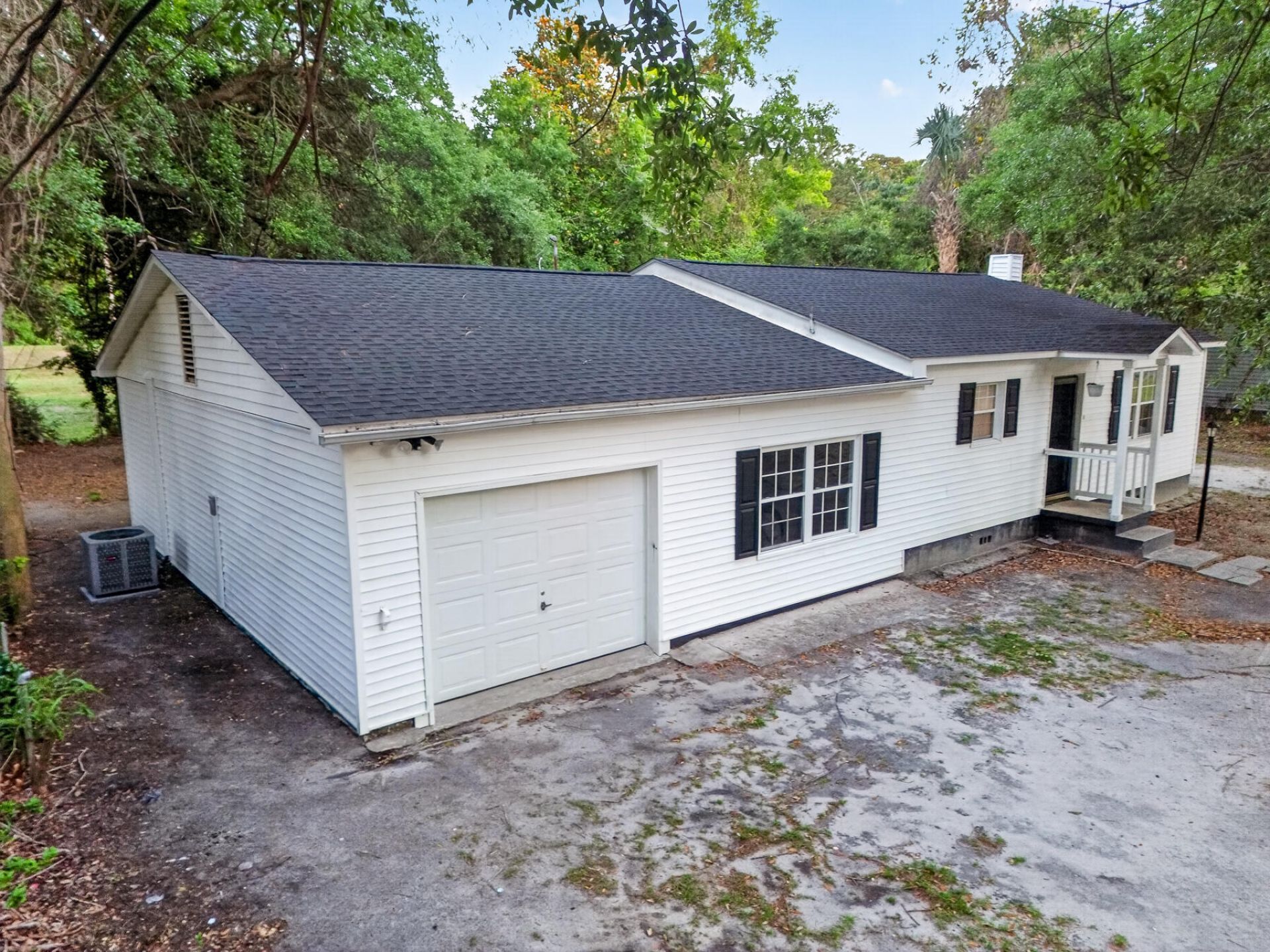 727 Levee Drive Photo 8