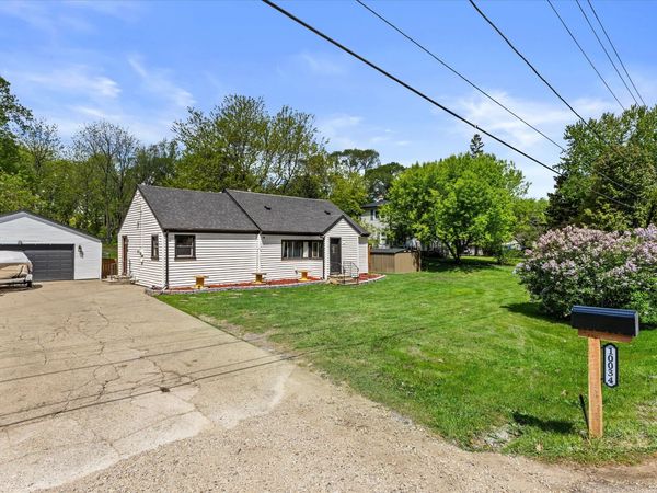 10034 28th Ave, Pleasant Prairie, WI 53158