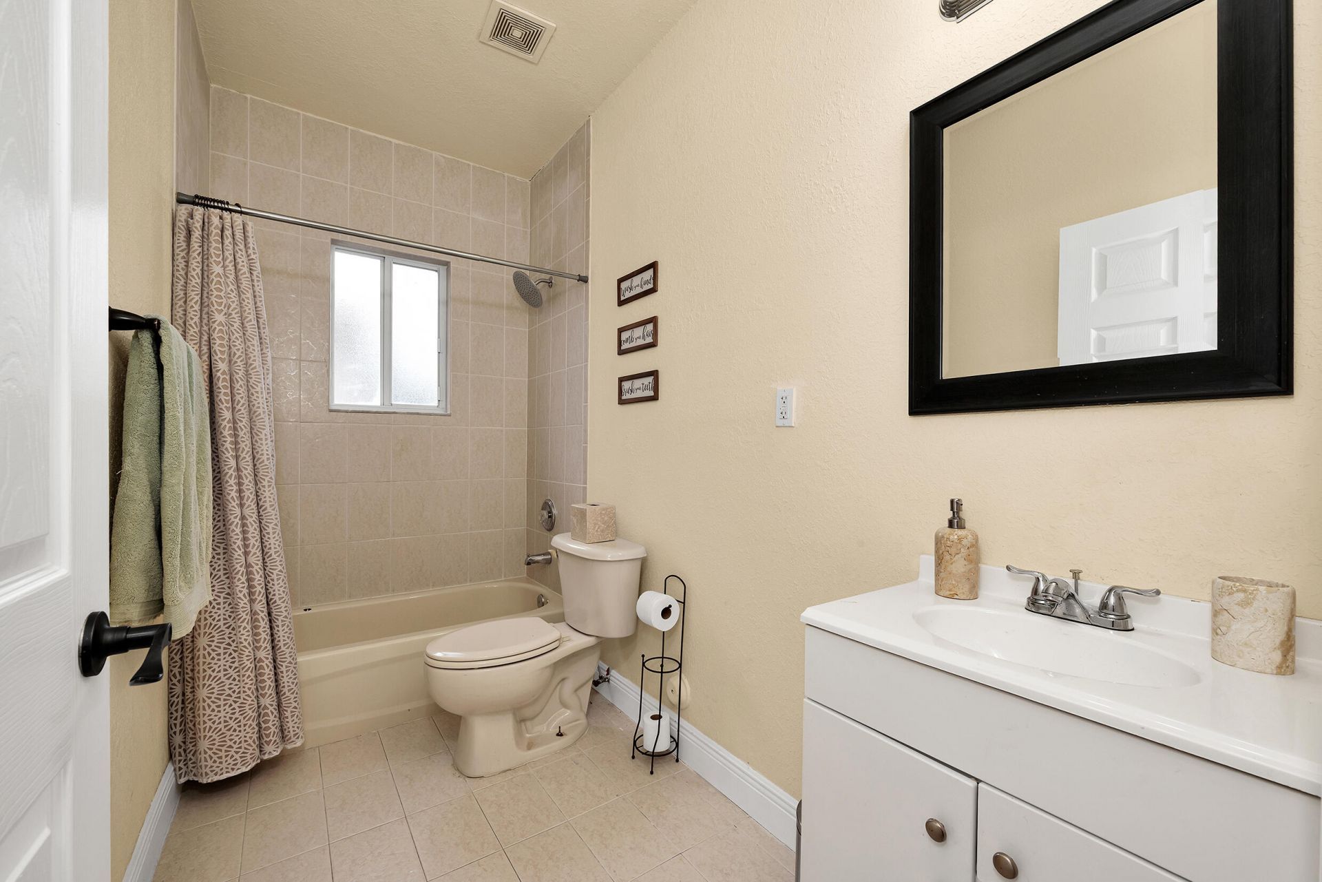 381 NE 35th Terrace, Homestead, FL 33033 Photo