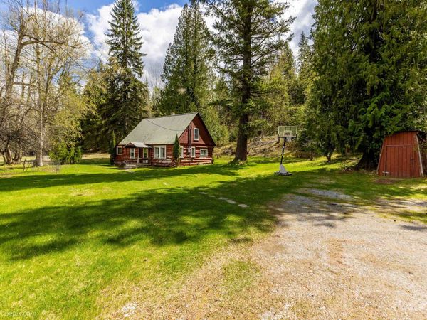 17112 31 Hwy, Metaline Falls, WA 99153