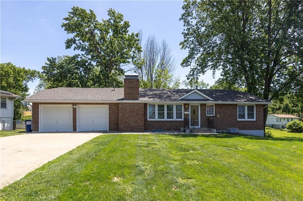 6603 N Grand Avenue, Kansas City, MO 64118 Main Photo