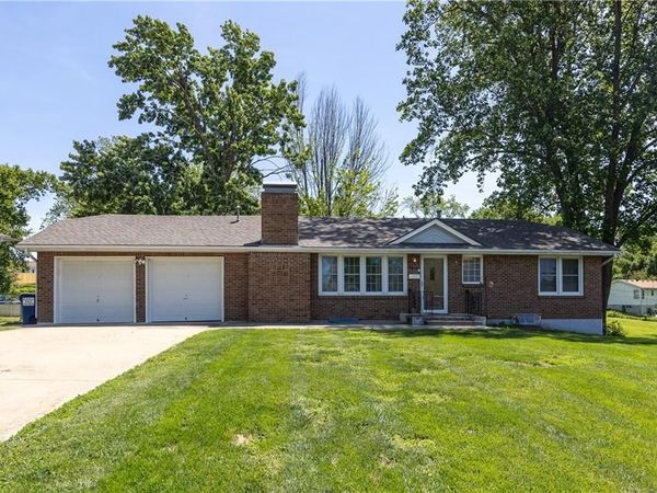 6603 N Grand Avenue, Kansas City, MO 64118