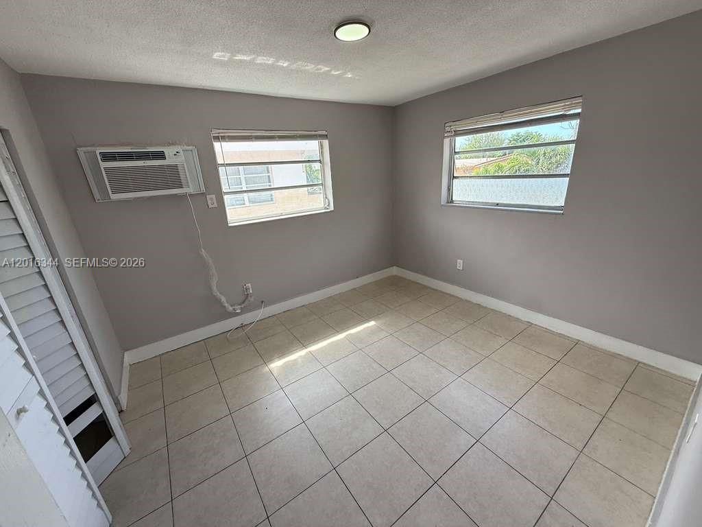 1646 NW 2nd St , Unit 6, Miami, FL 33125 Photo