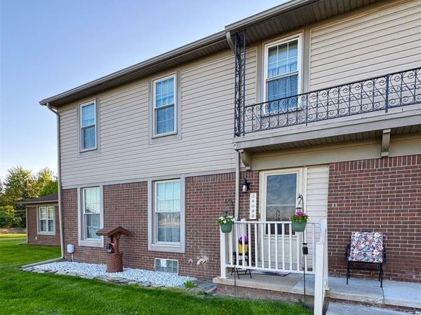 28382 Brookfield Court, Brownstown Twp, MI 48183