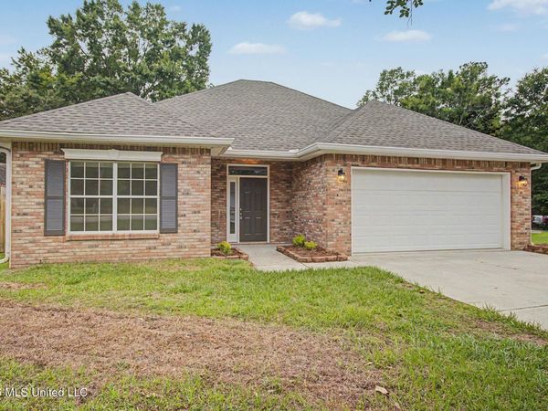 8524 Op La Court, Diamondhead, MS 39525