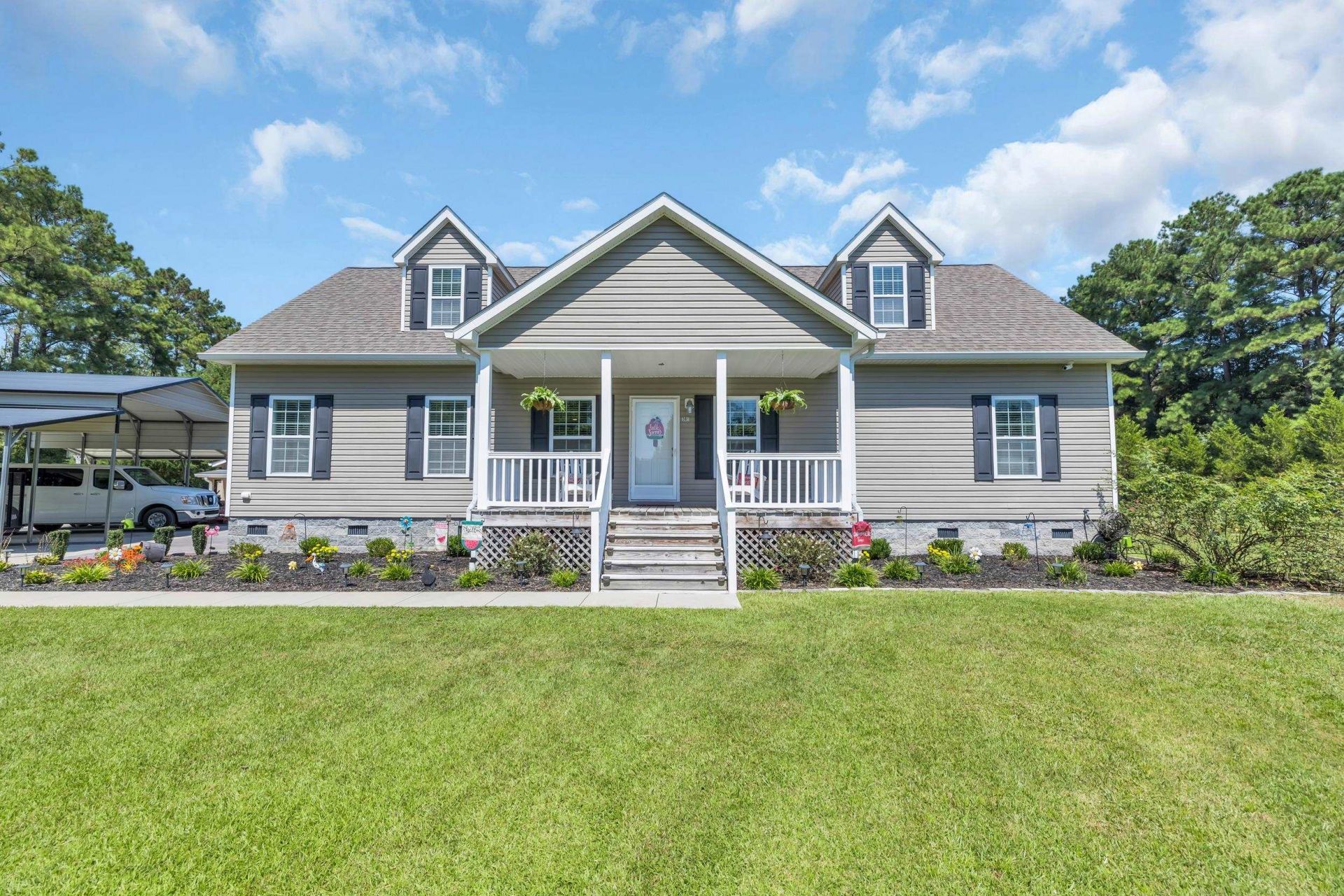 381 Saint Ives Rd. Photo 1
