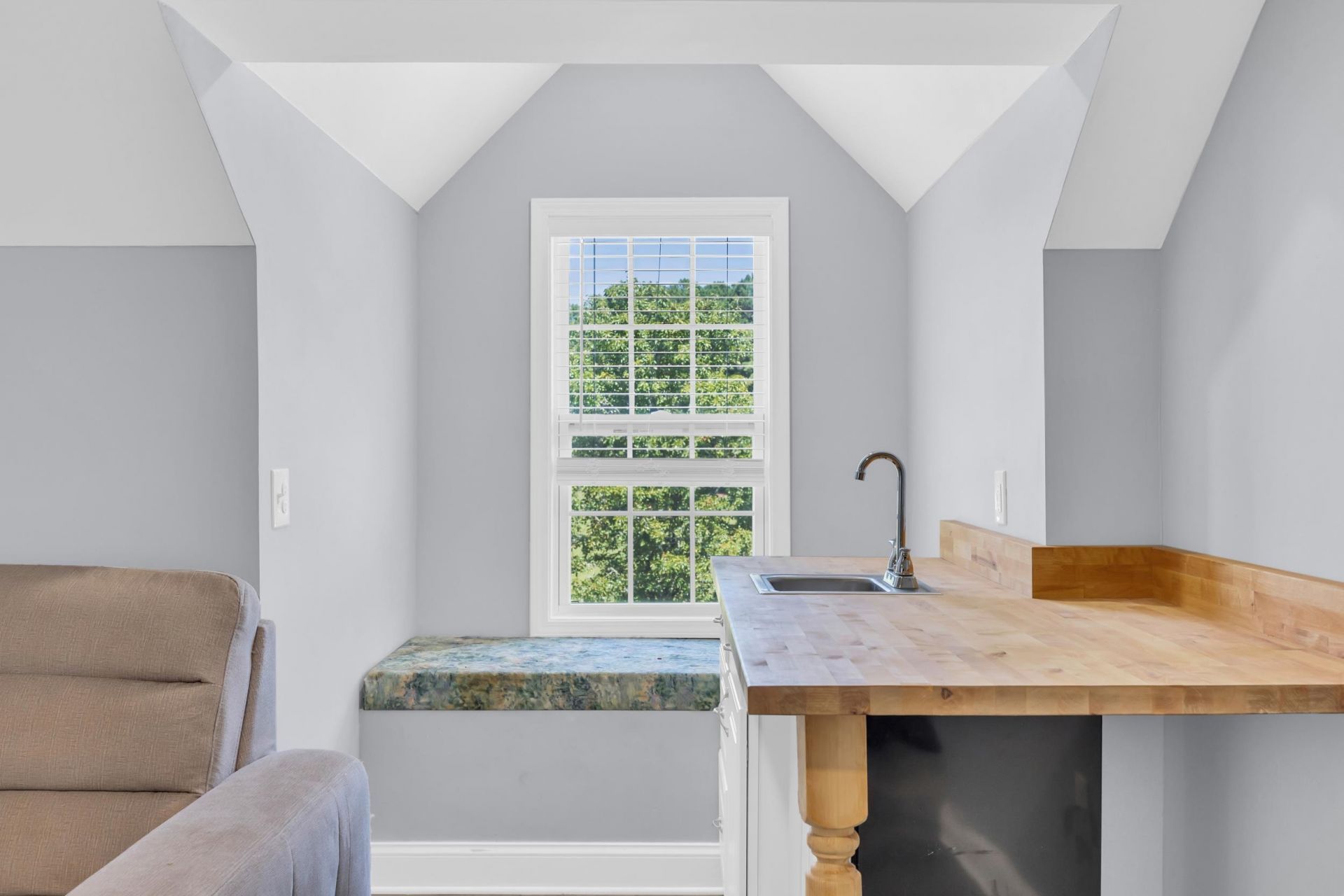 381 Saint Ives Rd. Photo 32