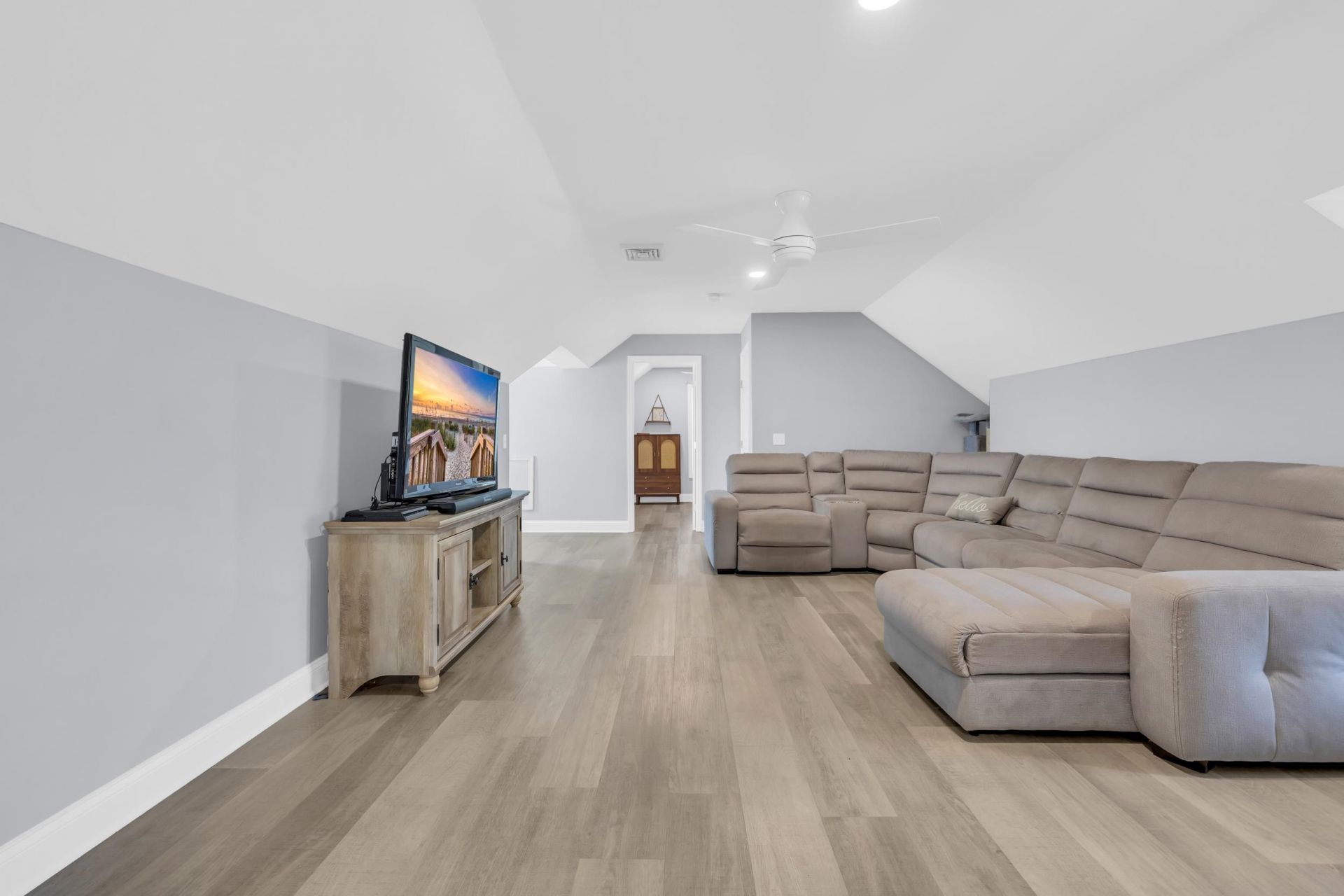 381 Saint Ives Rd. Photo 33