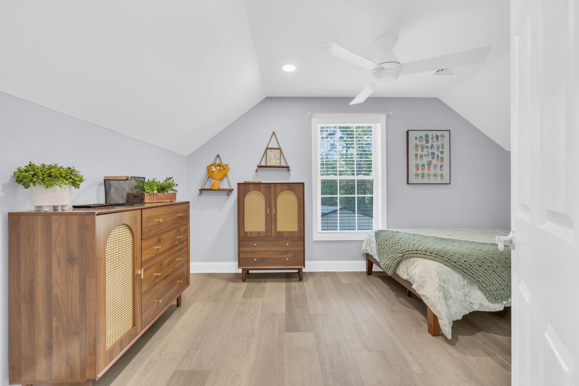 381 Saint Ives Rd. Photo 34
