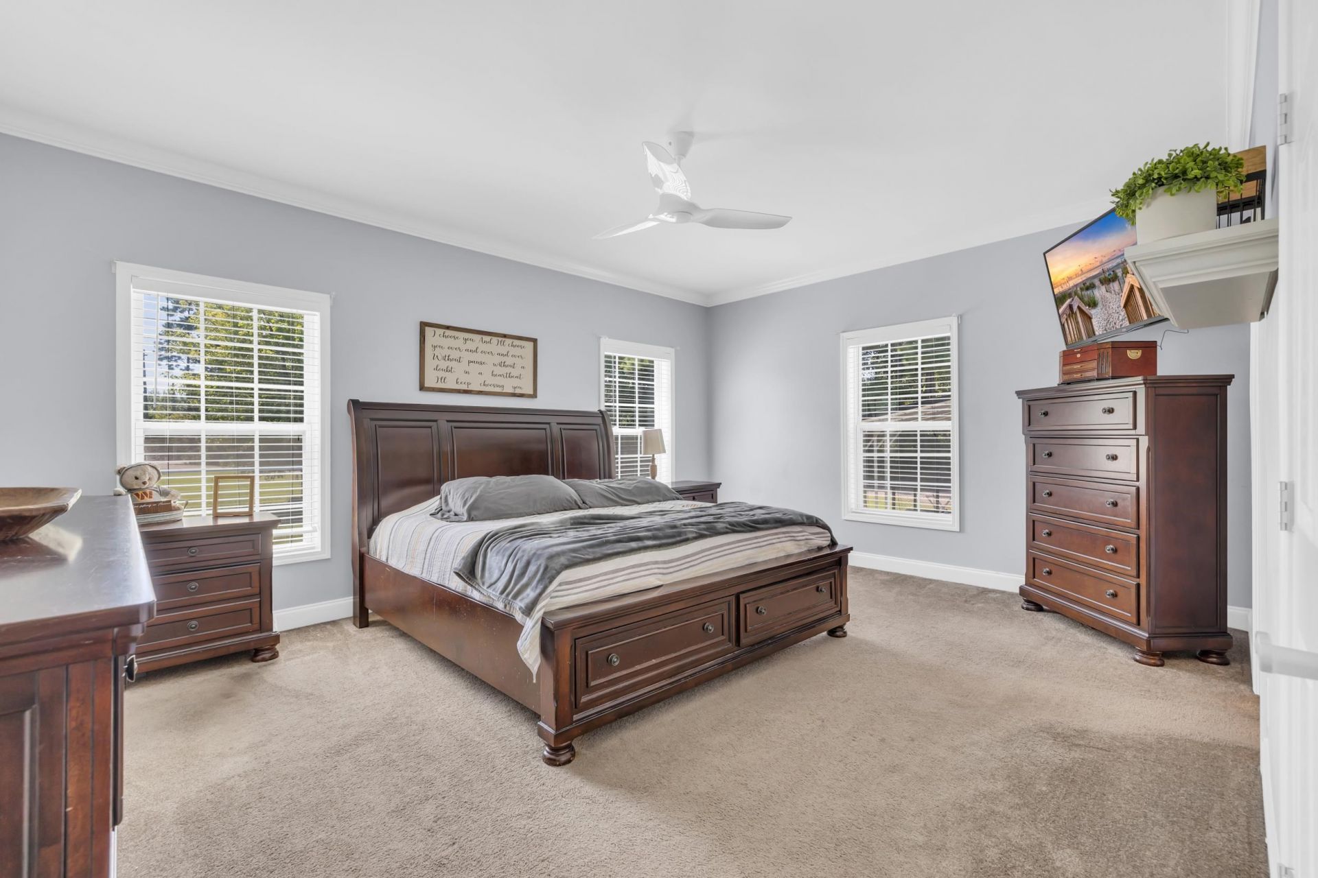 381 Saint Ives Rd. Photo 4