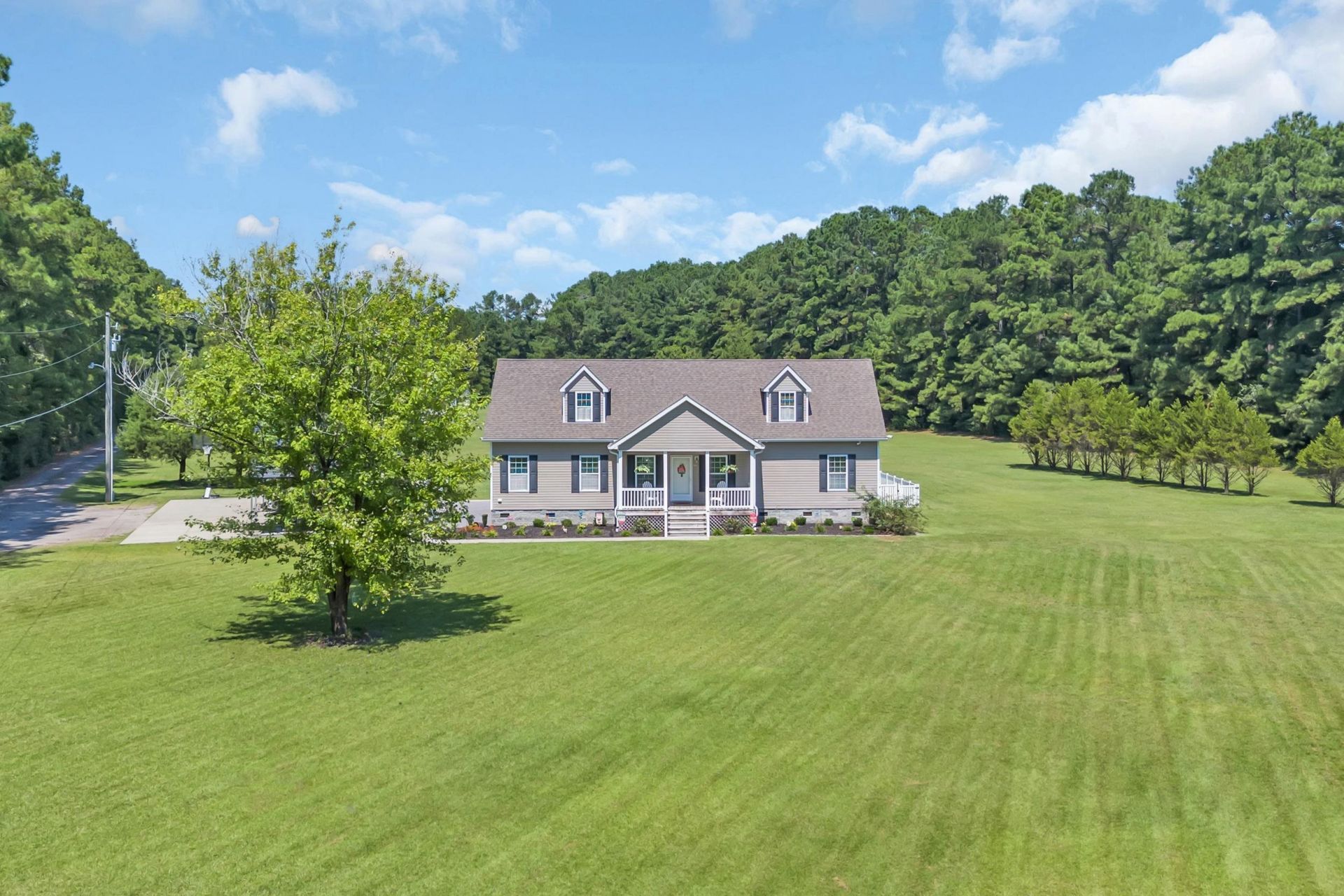 381 Saint Ives Rd. Photo 9