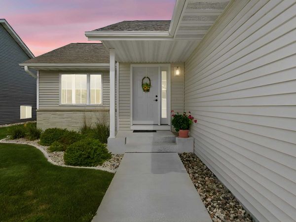 2004 Bluestem Drive, Mankato, MN 56001