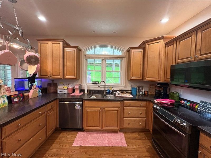 894 Park Boulevard, East Liverpool, OH 43920 Photo 8