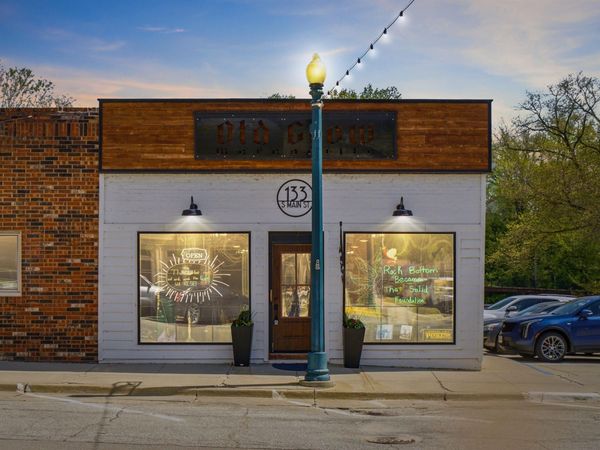 133 S Main Street, Elkader, IA 52043