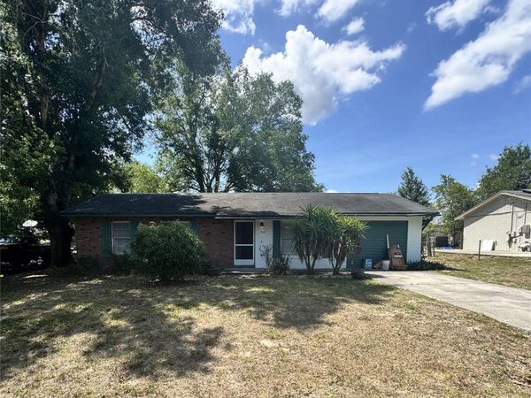 316 E PRIMROSE LANE , LADY LAKE, FL 32159