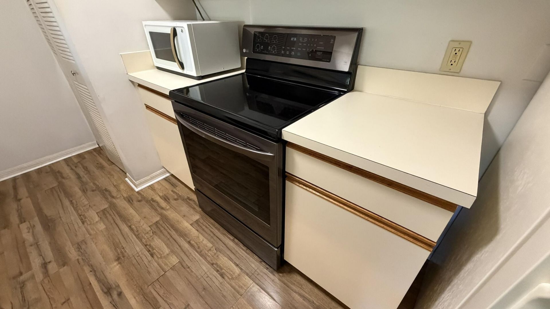 6551 SE Federal Highway, Unit 202, Stuart, FL 34997 Photo