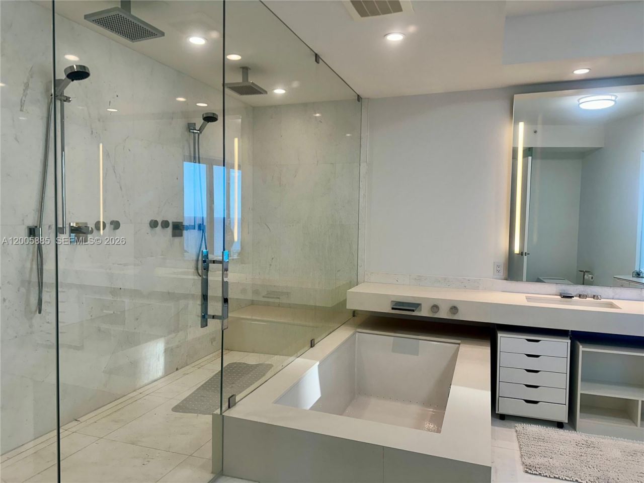 18555 Collins Ave, Unit 1705, Sunny Isles Beach, FL 33160 Photo