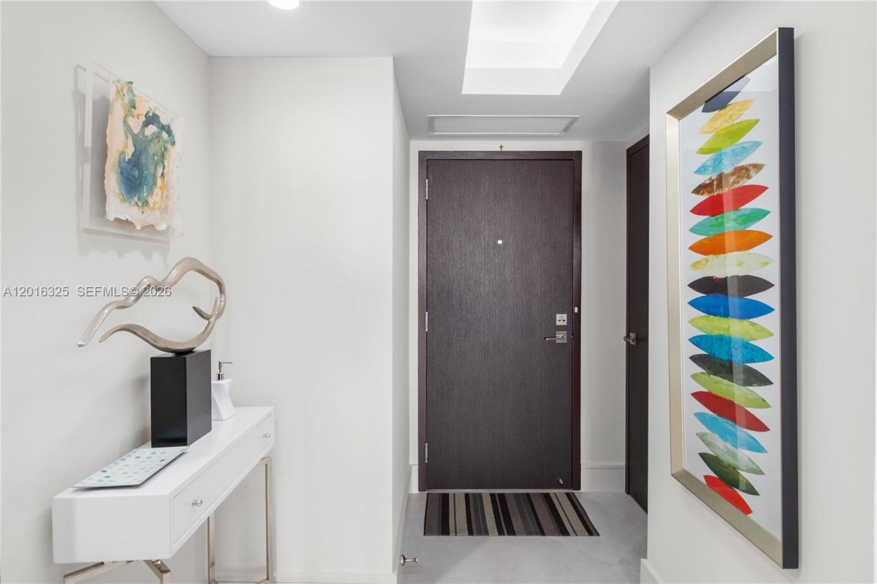 2555 Collins Ave , Unit 2205, Miami Beach, FL 33140 Photo
