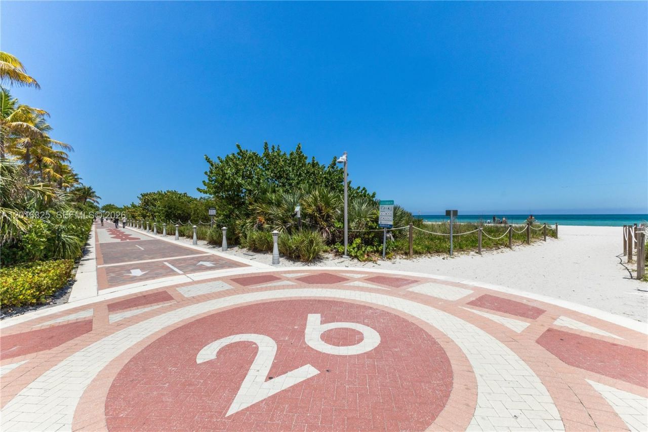 2555 Collins Ave , Unit 2205, Miami Beach, FL 33140 Photo