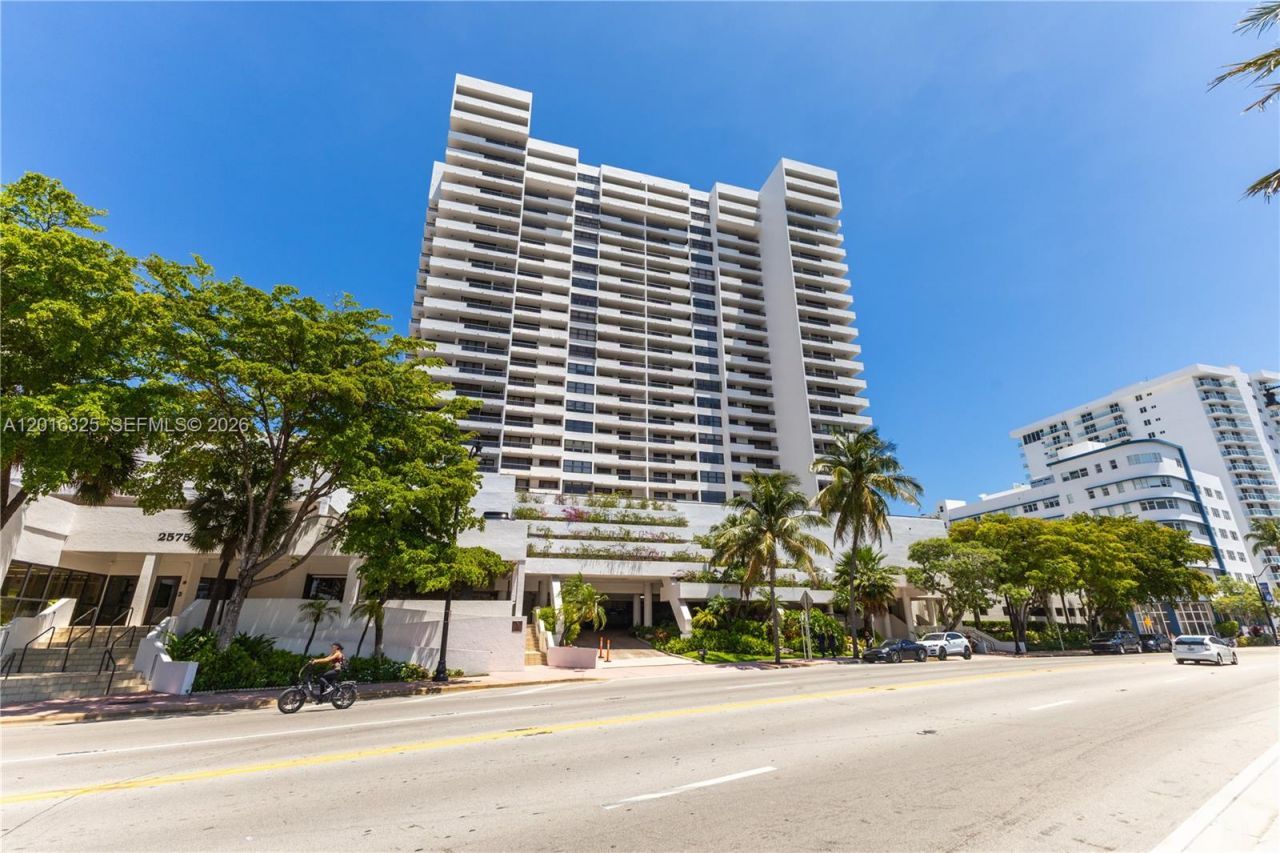 2555 Collins Ave , Unit 2205, Miami Beach, FL 33140 Photo