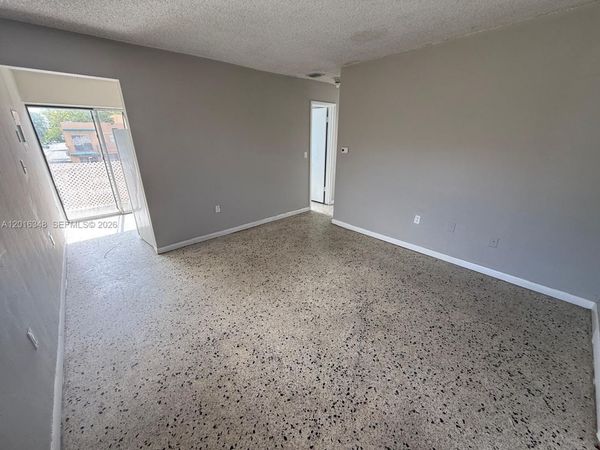 3045 NW 21st Ct , Unit 6, Miami, FL 33142