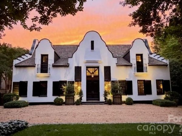 1516 Queens Road W, Charlotte, NC 28207