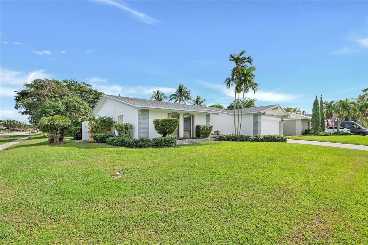 3374 NW 28th Ter , Boca Raton, FL 33434 Photo