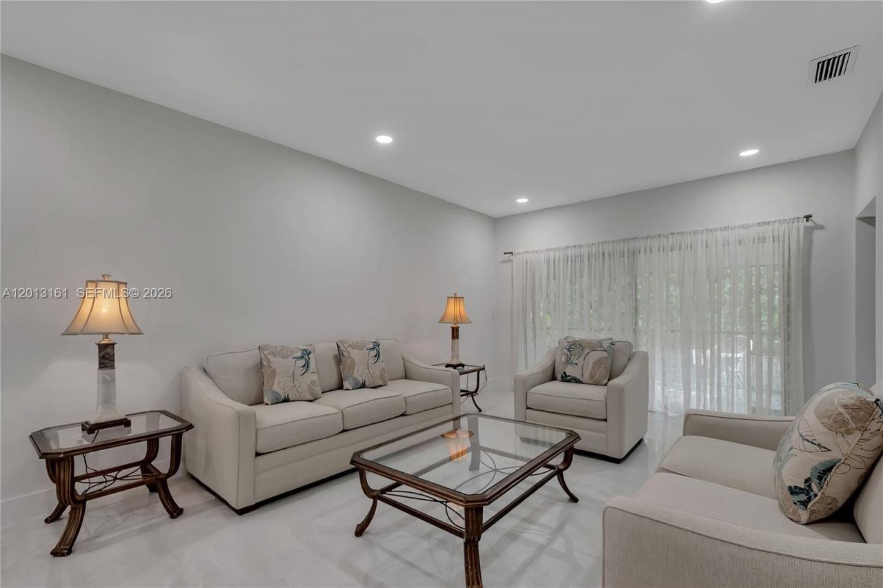3374 NW 28th Ter , Boca Raton, FL 33434 Photo