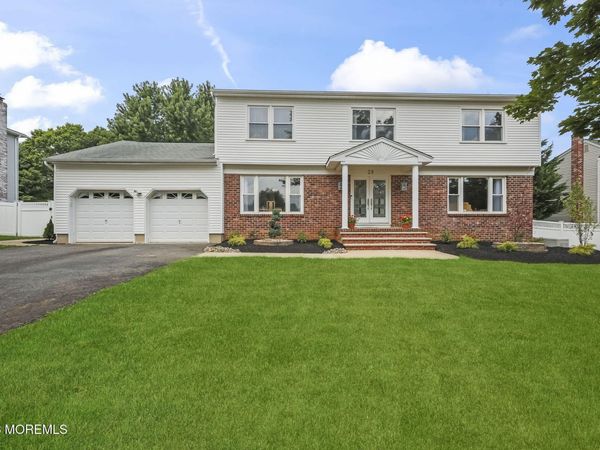 29 Tharp Lane, Marlboro, NJ 07746