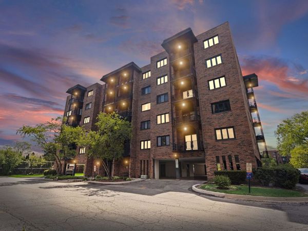 9331 Landings Lane, Unit 605, Des Plaines, IL 60016