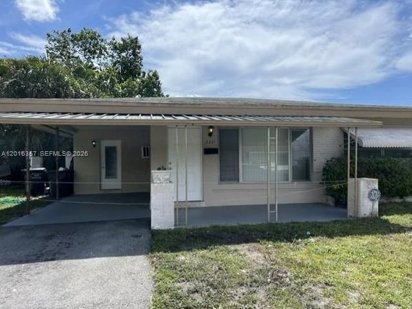 2201 N 57th Ave , Hollywood, FL 33021